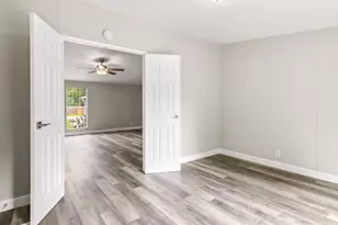 16323 Fawn Ridge Dr, Conroe, TX 77302 - Photo 17