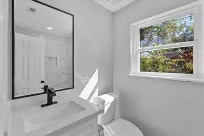 5531 Elm Tree Drive, Houston, TX 77048 - Photo 11