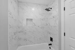 5531 Elm Tree Dr, Houston, TX 77048 - Photo 13