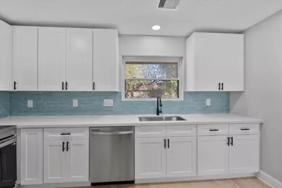 5531 Elm Tree Drive, Houston, TX 77048 - Photo 7