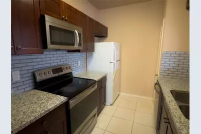 9800 Pagewood Lane #2705, Houston, TX 77042 - Photo 3