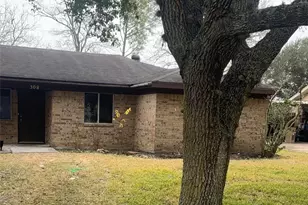 308 Circle Dr, Wharton, TX 77488 - Photo 1