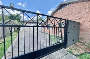 5638 Grape St, Houston, TX 77096 - Photo 33