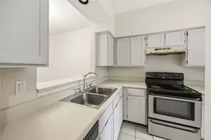 7589 Cambridge St, Houston, TX 77054 - Photo 7