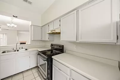 7589 Cambridge Street #B, Houston, TX 77054 - Photo 11