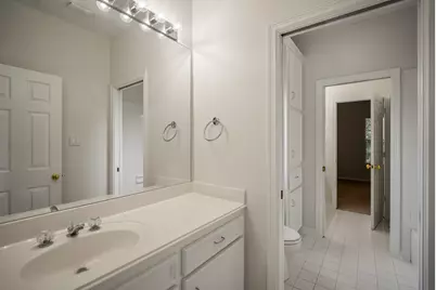 863 Plainwood Drive, Houston, TX 77079 - Photo 43