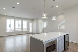 2806 Grand Fountains Dr, Houston, TX 77054 - Photo 5