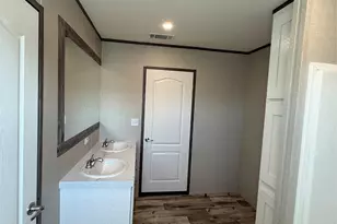 421 Bower Ln, Conroe, TX 77303 - Photo 9