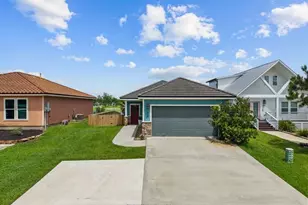 639 29th St, San Leon, TX 77539 - Photo 3