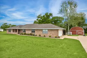 2919 Center Hill Cir, Bellville, TX 77418 - Photo 1