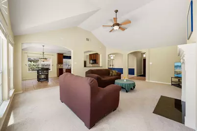 170 W Drifting Shadows Circle, Conroe, TX 77385 - Photo 9