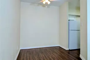 2011 Spenwick Dr, Houston, TX 77055 - Photo 3