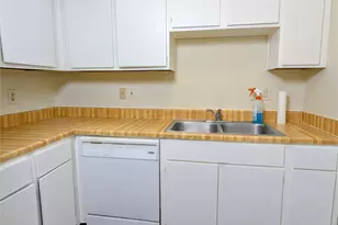 2011 Spenwick Dr, Houston, TX 77055 - Photo 5