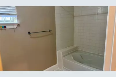 10538 Huntington View Drive, Houston, TX 77099 - Photo 13