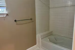 10538 Huntington View Dr, Houston, TX 77099 - Photo 13