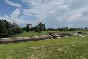 3923 Hawaiian Ct, Baytown, TX 77521 - Photo 37