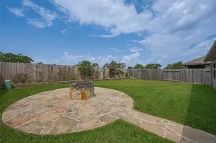 3923 Hawaiian Ct, Baytown, TX 77521 - Photo 35