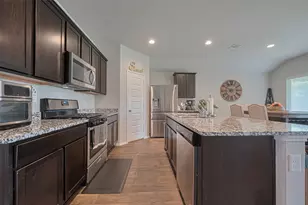 3923 Hawaiian Ct, Baytown, TX 77521 - Photo 7