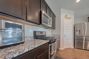 3923 Hawaiian Ct, Baytown, TX 77521 - Photo 11