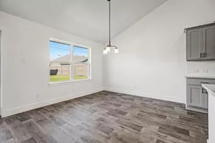 720 Greystone Ln, Angleton, TX 77515 - Photo 11
