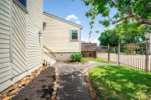 2402 Intrepid Way, League City, TX 77573 - Photo 9