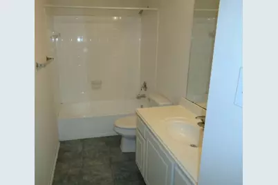 90 N Valley Oaks Circle, The Woodlands, TX 77382 - Photo 17