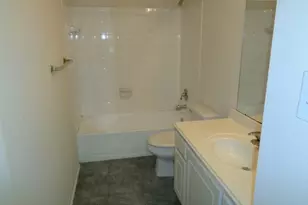 90 N Valley Oaks Cir, The Woodlands, TX 77382 - Photo 17