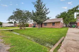 813 Dunham Dr, Houston, TX 77076 - Photo 3