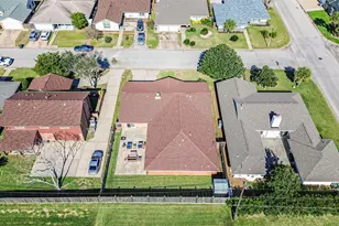 7758 Chantilly Cir, Galveston, TX 77551 - Photo 5