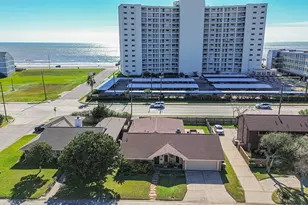 7758 Chantilly Cir, Galveston, TX 77551 - Photo 3