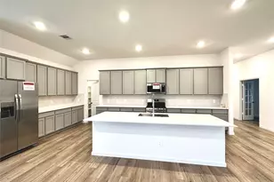 18330 Tiger Flowers Dr, Conroe, TX 77302 - Photo 5