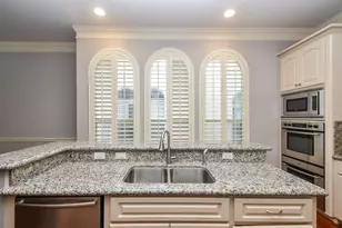 717 Welch St, Houston, TX 77006 - Photo 15