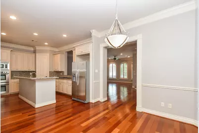 717 Welch Street, Houston, TX 77006 - Photo 11