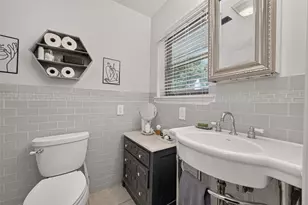 10418 Hazelhurst Dr, Houston, TX 77043 - Photo 31