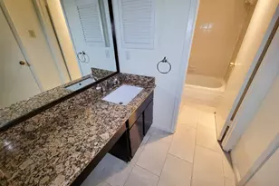 10811 Richmond Ave, Houston, TX 77042 - Photo 13
