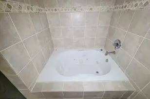 10811 Richmond Ave, Houston, TX 77042 - Photo 23