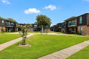 10802 Kingspoint Rd, Houston, TX 77075 - Photo 3