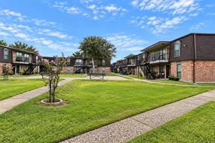 10802 Kingspoint Rd, Houston, TX 77075 - Photo 3