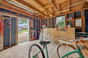 2718 Richmond St, Needville, TX 77461 - Photo 11