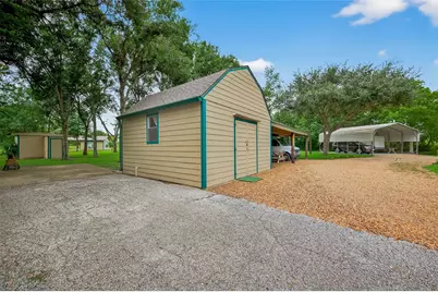 2718 Richmond Street, Needville, TX 77461 - Photo 25