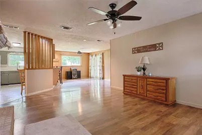 725 S Market Street, Flatonia, TX 78941 - Photo 7