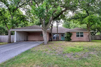 725 S Market Street, Flatonia, TX 78941 - Photo 1