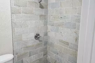 711 Leicester Ln, Houston, TX 77034 - Photo 11