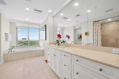 1100 Uptown Park Boulevard #192, Houston, TX 77056 - Photo 17