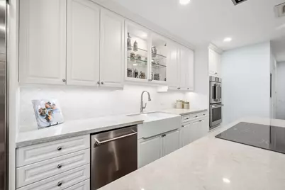 1100 Uptown Park Boulevard #192, Houston, TX 77056 - Photo 9