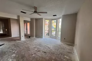 11731 Wickchester Ln, Houston, TX 77043 - Photo 3