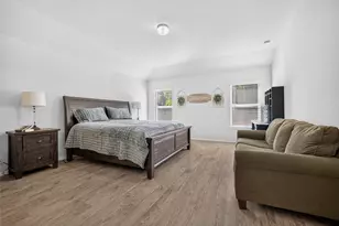 9805 Hunter Spgs Dr, Conroe, TX 77306 - Photo 15