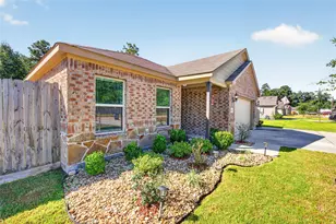 9805 Hunter Spgs Dr, Conroe, TX 77306 - Photo 3