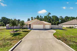 9805 Hunter Spgs Dr, Conroe, TX 77306 - Photo 1