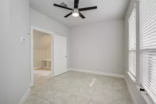 9624 Cambridge Manor Ln, Houston, TX 77045 - Photo 5
